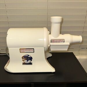 Champion Juicer G5-NG-853S The World’s Finest Model Heavy Duty Masticating Juice